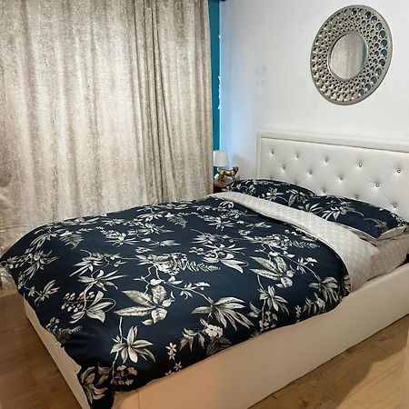 Beautiful 1 Bedroom Ground Floor With Shared Bathroom Лондон Экстерьер фото