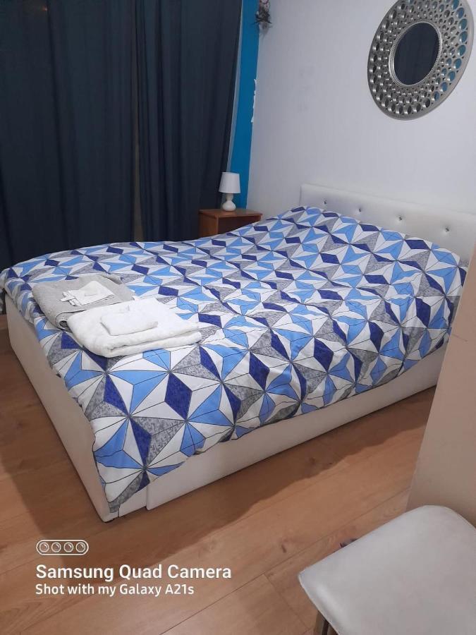 Beautiful 1 Bedroom Ground Floor With Shared Bathroom Лондон Экстерьер фото